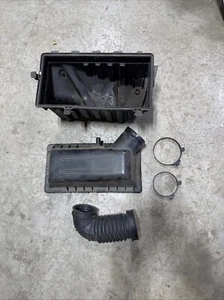 94-01 Jeep Cherokee XJ Comanche MJ OEM Air Cleaner Filter Box Assembly (M00) - Picture 1 of 11