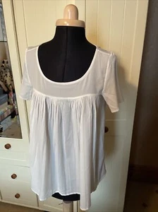 FRENCH CONNECTION Pre Loved Ivory Chiffon Short Sleeve Pleat Ladies Top Size XS - Picture 1 of 9