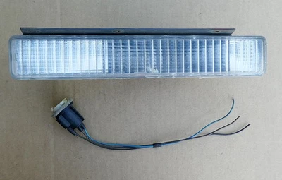 80 81 82 83 84 85 86 87 OLDSMOBILE CUTLASS SUPREME 4 d Turn Signal Lamp Light LH - Image 1 of 4