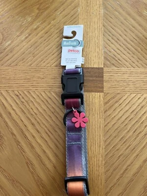 Collar de cuello ajustable para perro Petco rango de cuello 14-20 pulgadas tamaño mediano arco iris Foto 1 de 3