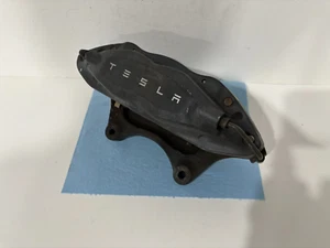 2012 -15 TESLA MODEL S FRONT LEFT/DRIVER SIDE BREMBO BRAKE CALIPER - Picture 1 of 11