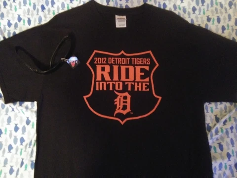 Detroit Tigers Ride Into the D large men's T-shirt and Choppers UV Sunglasses Cover