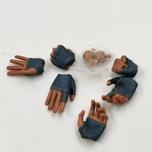 Hands Figure Hot Toys 1/6 Avengers Age Of Ultron Quicksilver MMS302 Accessories - Picture 1 of 2