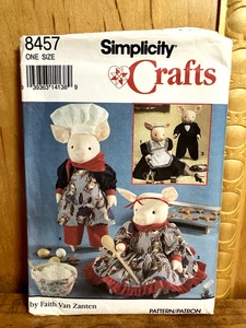 Simplicity Craft Pattern 8457, 20" Stuffed Pigs With Clothing, Uncut - Picture 1 of 2