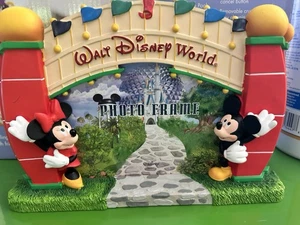 New Walt Disney World Entrance Picture Frame for 4x6” Photo Mickey &Minnie Mouse - Picture 1 of 2