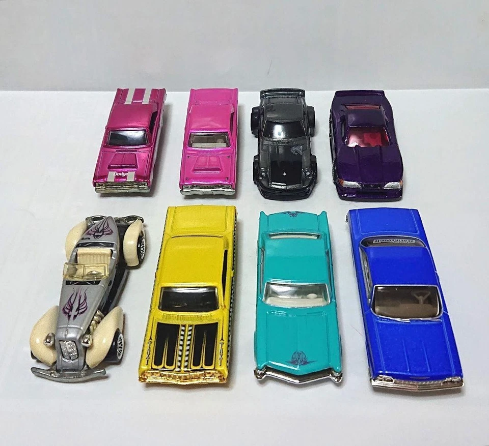 Hot Wheels scala 1/64 auto pressofuse set 8 auto vintage - Immagine 1 di 4