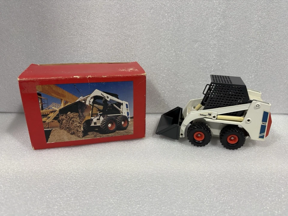 Bobcat Loader 743 Melroe Clover 1:19 Scale Die cast Model #4431 Vintage Red Box - Image 1 of 4
