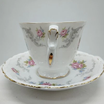 Royal Albert кости фарфора "Спокойствие" чайная чашка и блюдце "Wonky" ручки - Изображение 1 из 4