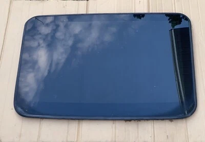 2006-2010 Hummer H3 Sunroof Sun Roof Moon Roof Window Glass ONLY OEM - Image 1 of 4