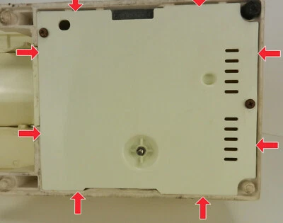 SINGER Merritt 1862 Sewing Machine PART ONLY: MAIN BOTTOM COVER Used - Part Only - Image 1 of 3