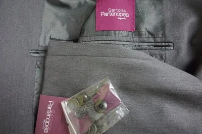 Sartoria Partenopea Gris Sólido S180s Lana 2 Piezas Traje Chaqueta Pantalones 42R TOTALMENTE NUEVO Foto 1 de 4