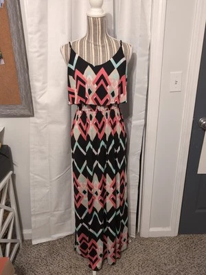 Maxi Vestido Trixxi Geométrico Ajustable Correas Cintura Elástica Coqueta Y2K XL Foto 1 de 4