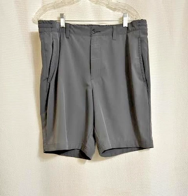 Pantalones Cortos de Golf PGA Tour, Para Hombre Talla 36, Frente Plano Gris-Botón/Cremallera Foto 1 de 4