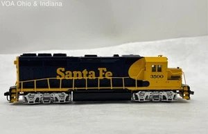 Bachmann #3500 Blue & Yellow Santa Fe Model Train HO Scale Locomotive - Picture 1 of 8