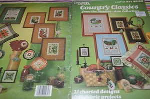 Leisure Arts Foglietto punto croce 271 Country Classics Vanessa-Ann 25 disegni - Foto 1 di 1