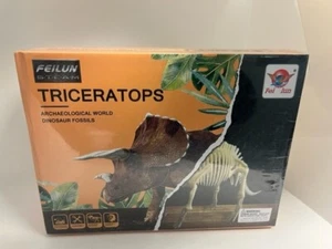 1  NEW TRICERATOPS ARCHAEOLOGICAL WORLD DINOSAUR FOSSILS, FK-211 FREE SHIPPING - Picture 1 of 3