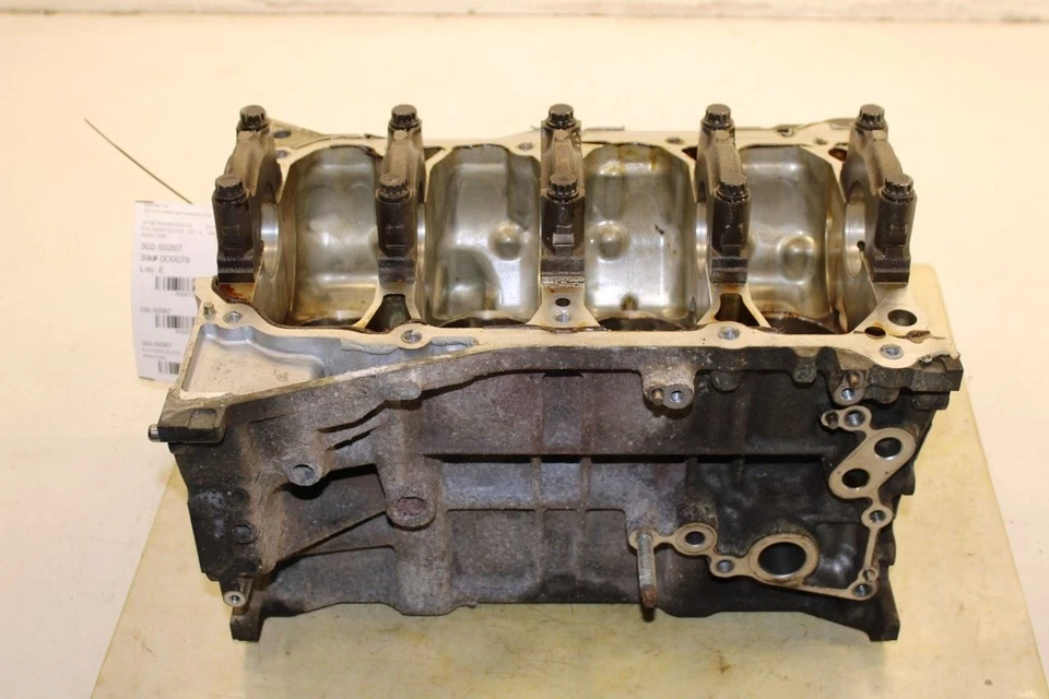 2010-2017 Toyota Camry LE 2.5L Engine 4 Cylinder Block 2ARFE VIN F 5th dgt 262K - Image 1 of 4