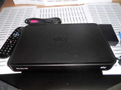 DECODER SKY Q BKACK ESi-160 DVB-T2 REGALO SCHEDA SCADUTA PER CANALI IN CHIARO - Immagine 1 di 4