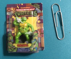 TEENAGE MUTANT NINJA TURTLES Classic Collection MINIATURE RAPHAEL Nickoledeon - Picture 1 of 4