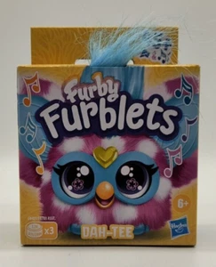 Nuovo FURBY Furblets DAH-TEE Elettronico Mini Peluche Giocattolo Portachiavi Musica Da Collezione - Foto 1 di 6
