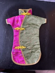 NEW CHINESE Wine Beer Bottle BROCADE COVER Traditional Dress SATIN Pink & Green - Picture 1 of 4