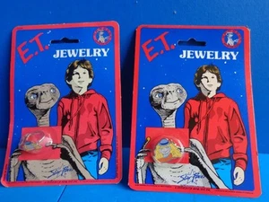 VINTAGE E.T. (EXTRATERRESTRE) ANILLO JUGUETE INFANTIL Y PIN MIP - Imagen 1 de 3
