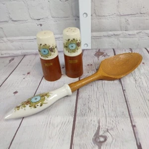 VTG MCM Ceramic Wooden Spoon Salt & Pepper Shakers Blue Flower - Picture 1 of 7