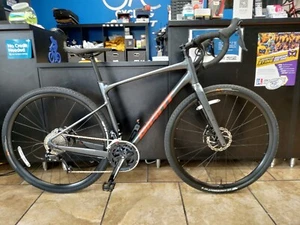 2022 Giant Revolt 2 Medium Gravel Bike - New! - Picture 1 of 20
