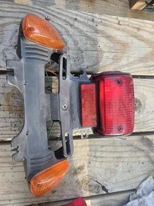 1989 HONDA ELITE 50 OEM REAR TAIL TAILLIGHT BACK BRAKE LIGHT W TURN SIGNALS - Bild 1 von 2