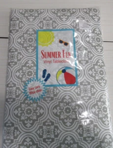 TABLECLOTH.    PICNIC TABLE UMBRELLA ZIPPER.     52 X 70 " - Picture 1 of 1