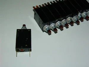 ETA 45-700-P7 Leistungsschalter 7 AMP - Bild 1 von 3