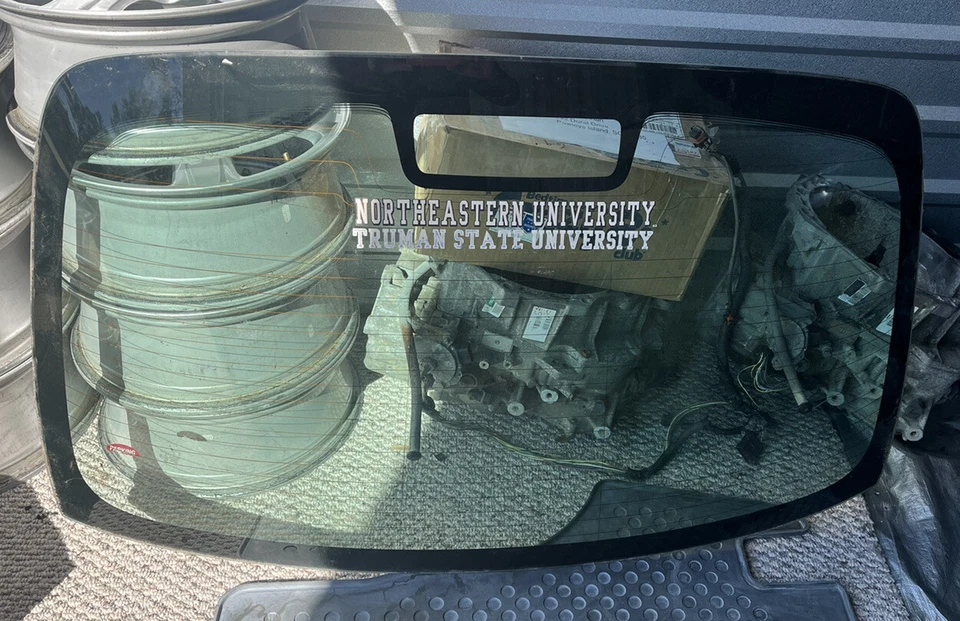 Parabrisas trasero Saab 9-5 compatible con 1999-2009 Foto 1 de 1