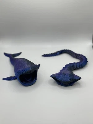 The Bloop Vs El Gran Maja Sea Creature - Articulating Fidget Mythical Blue - Image 1 of 4