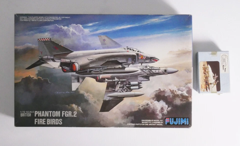 British Phantom FGR.2 Fujimi 1/72 + Decals Alcock & Brown + Pilots & crew - Immagine 1 di 4