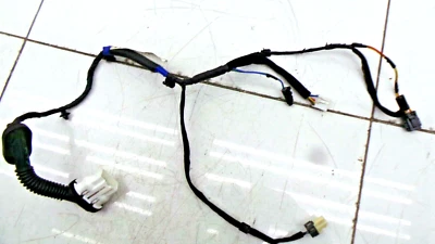 2006 Kia Sorento XT MK1 Left Door Wiring Loom Rear Passenger Side 91820-3E011 - Image 1 of 4