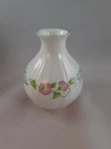 Royal Worcester English Garden Vase 13 cm Fine Bone China Vintage British - Bild 1 von 7