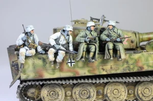PreSale German Winter Tank Riders (04 figures) 1:35 Pro Built Model - Picture 1 of 12