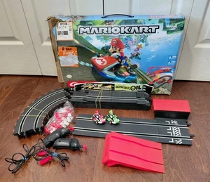 Mario Kart Batteriebetriebenes Slotcar Set - Mario & Luigi - Carrera Racing System - Bild 1 von 7