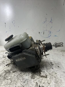 2005-2013 Toyota 4Runner Power Brake Booster Pump 8 W/Cylinder Used - Bild 1 von 15