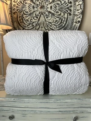 Edredón Pottery Barn Teen Lilly Pulitzer Tropical Shell Clipped Jacquard KING/CK Foto 1 de 4