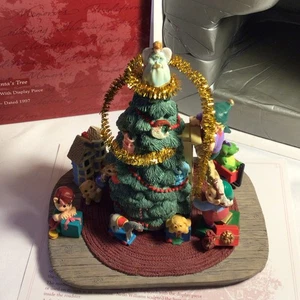 FIGURINA RICORDO HALLMARK BABBO NATALE CHE TAGLIA L'ALBERO NUOVA CON SCATOLA - Foto 1 di 16