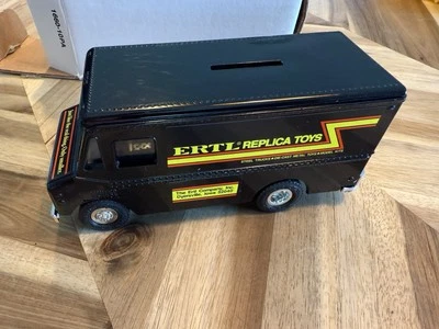 ERTL REPLICA TOYS STEP VAN FROM 1990 METAL LOCKING BANK- RETIRED RARE - Image 1 of 4
