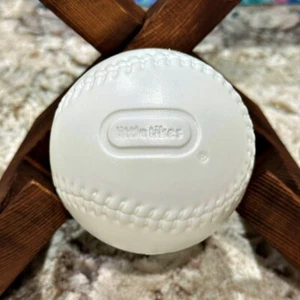 Little Tikes Ersatz Kunststoff Baseball T-Ball weiß Ball groß 4 Zoll - Bild 1 von 2