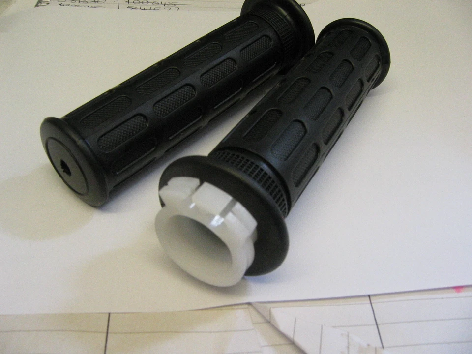 Tubo de acelerador de empuje y empuñaduras Honda 53141-300-010 CBR 600 F3 CBR600 F3 Foto 1 de 1