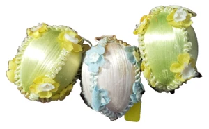 Seide verziert Ostereier Korb Dekoration Kitchie Kitsch einige Flecken 3 Eier - Bild 1 von 12