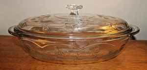 Cazuela ovalada de vidrio floral Anchor Hocking Savannah con tapa - Imagen 1 de 12