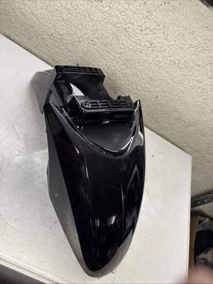 PARAFANGO ANTERIORE DA VERNICIARE OEM PIAGGIO BEVERLY RST 300 ie 2011 2012 2013 - Immagine 1 di 4