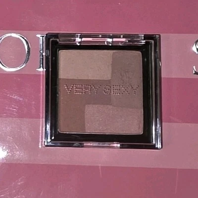 NUEVO Victoria's Secret Muy Sexy Mosaico Rubor DESPUÉS RESPLANDOR 4.8g RARO Foto 1 de 3
