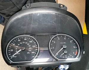 BMW 1ER E81 E87 BENZIN HANDTACHO KOMBIINSTRUMENT 6947136 - Bild 1 von 3