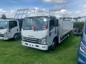 Isuzu N-75 190 Easy-Shift Twin Rear Wheel with Beavertail Body and Towbar - Picture 1 of 7